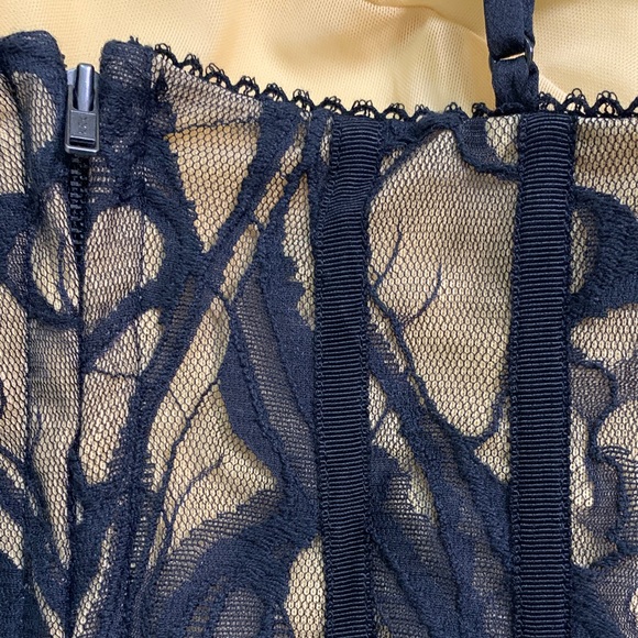 SIMKHAI Dalila Women's Lace Bustier Top- Black Size 6 - Picture 6 of 8